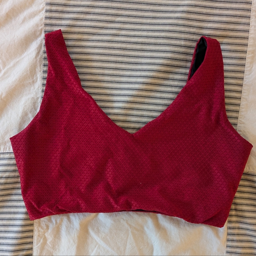 Emily Hsu Designs Red Diamond Jacquard Sports Bra in M